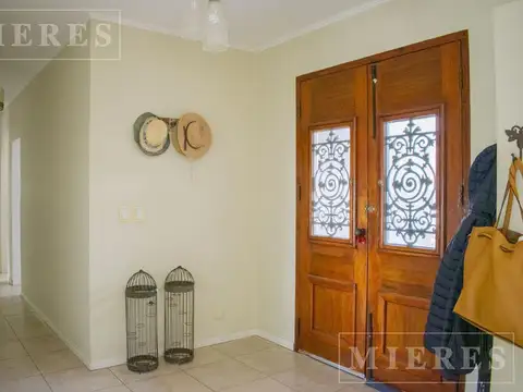 Casa en Alquiler Temporal en Roble Joven, USD 2.200