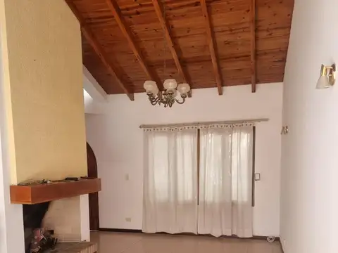 Casa en Venta en Gobernador Benegas, USD 255.000
