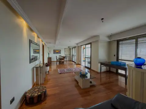 Departamento en Venta con 2 cocheras