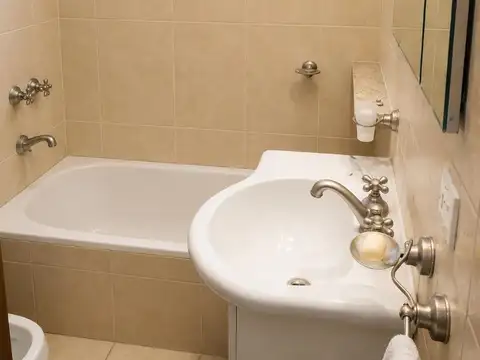 Casa de 2 dormitorios (Alquilada hasta la venta)