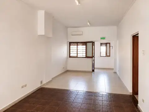 Casa de 2 dormitorios (Alquilada hasta la venta)