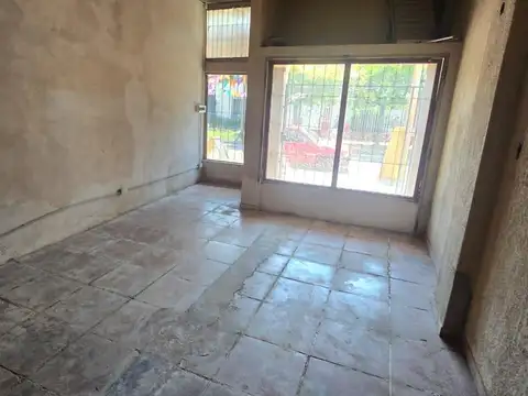 Local en Alquiler en Jose Leon Suarez, $ 400.000