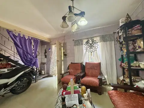 Casa 3 ambientes con 1 baño