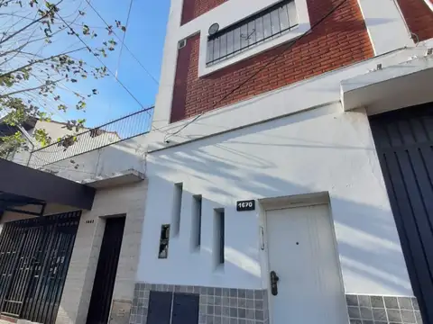 Precioso departamento 3 ambientes primer piso por escalera en Quilmes Oeste