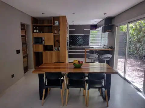 Casa en venta 4 dormitorios, 500m2- piscina - terraza - playroom-Chacras de Coria Luján de Cuyo