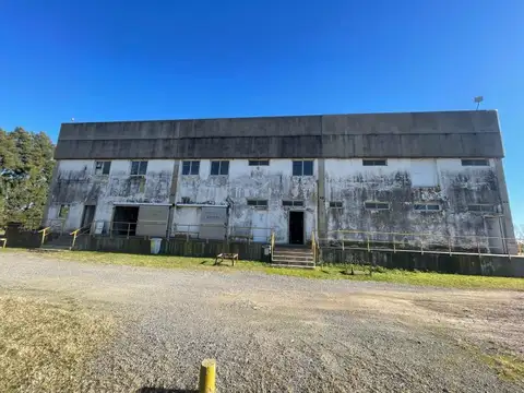Planta Frigorífica 2.000 m² – Ruta 177 y Autopista Rosario–Buenos Aires
