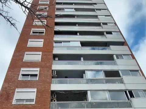 Departamento 2 ambientes con cochera y amenities