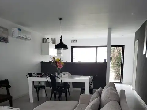 Depto Tipo Casa 4 ambientes con 2 baños
