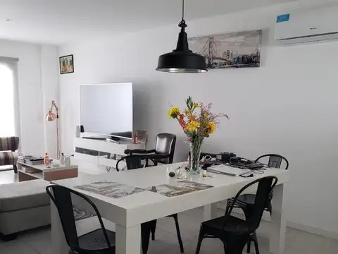 Depto Tipo Casa en Venta con 2 cocheras
