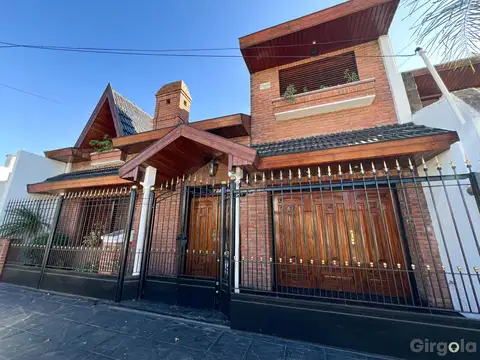 Venta de Casa 6 Ambientes en Barrio Pileta Ramos Mejía