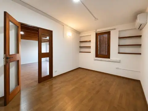 Casa 6 ambientes con 2 baños
