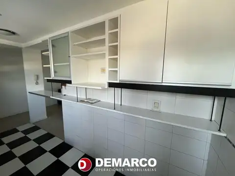 Departamento en Alquiler en Floresta, $ 680.000