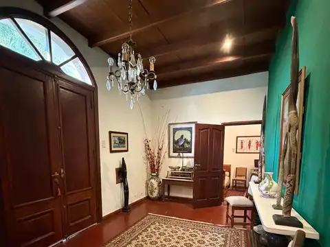 Casa en Venta con 3 cocheras