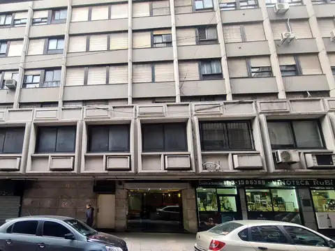 Avenida Hipólito Yrigoyen 1300, Piso 11