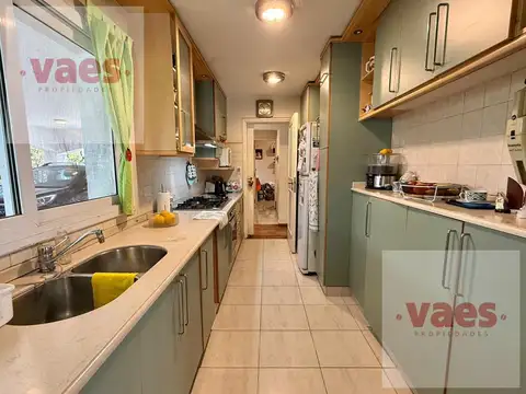 Casa 12 ambientes con 3 baños