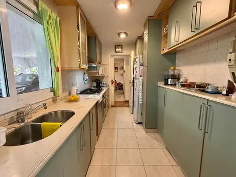 Casa 12 ambientes con 3 baños