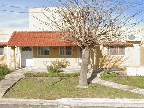 departamento en Oro Verde con patio en planta baja al frente en venta