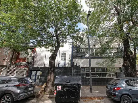 Edificio en Block en esquina en el barrio de Barracas.