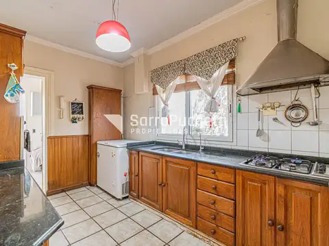 Casa 5 ambientes con 3 baños