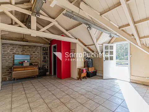 Venta casa 5 ambientes con garaje, quincho y piscina en Haedo.