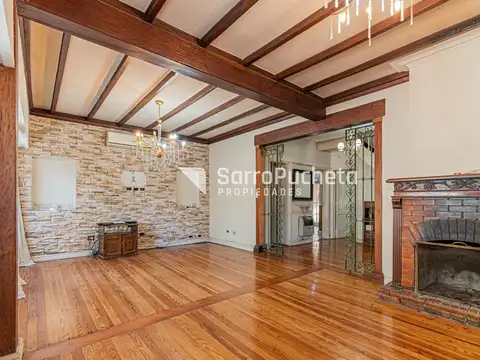 Venta casa 5 ambientes con garaje, quincho y piscina en Haedo.