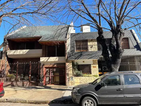 R E S E R V A D O      Casa en venta en Floresta - excelente oportunidad 