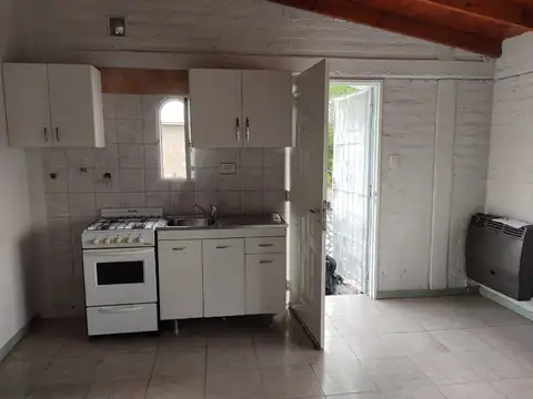 Depto Tipo Casa 2 ambientes con 1 baño
