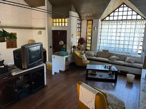 Intendente Abel Costa 300