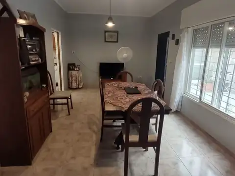 Santander 2200, Piso PB