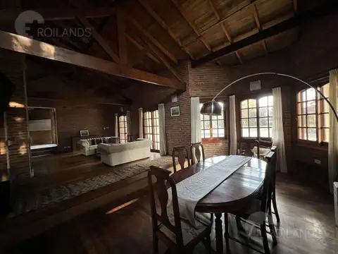 Casa 5 ambientes con 3 baños