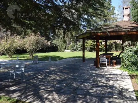 Casa 5 ambientes con 3 baños
