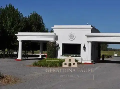 La Macarena, Exaltación de la Cruz, Buenos Aires