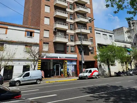 DEPARTAMENTO EN VENTA DE 2 AMBIENTES SAN TELMO - LUMINOSO- EXCELENTE ESTADO