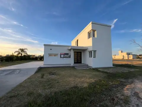 Casa 4 dorm. Haras de Funes