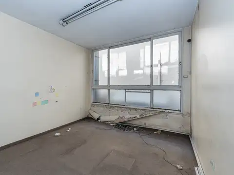 Oficina 6 ambientes con 2 baños