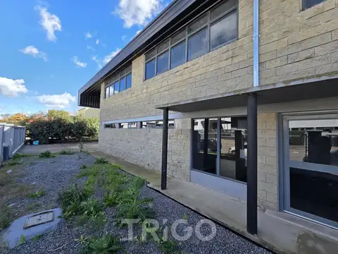 Galpon en Venta 30  mts Fondo