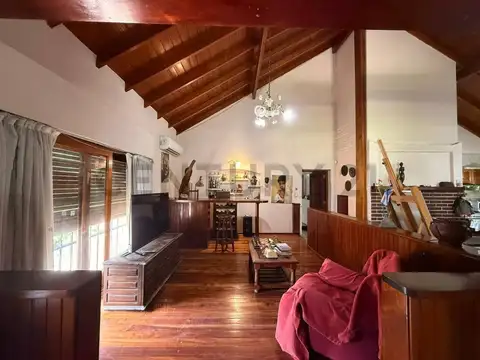 Casa en Venta con 2 cocheras