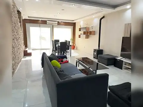 Casa en Venta en Tristán Suárez, USD 95.000