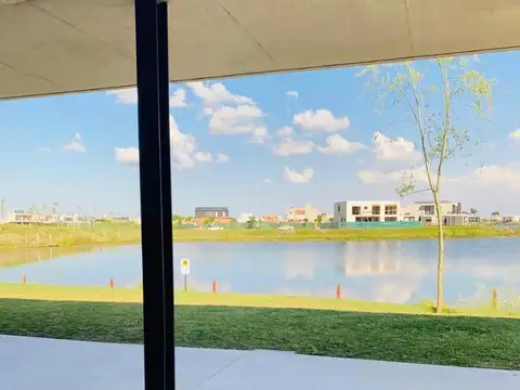 LOTE EN VENTA PUERTOS -RIBERAS