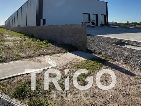Alquiler y venta deposito industrial en Polo industrial Spegazzini a dos calles con docks, Ezeiza