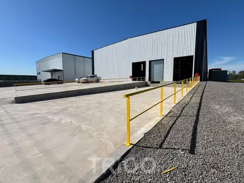 Galpon en Venta 200  mts Fondo