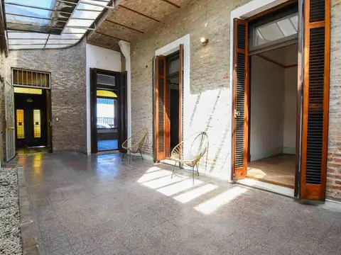VENTA CASA EN LOTE PROPIO 400M2 TOTALES EN POMPEYA