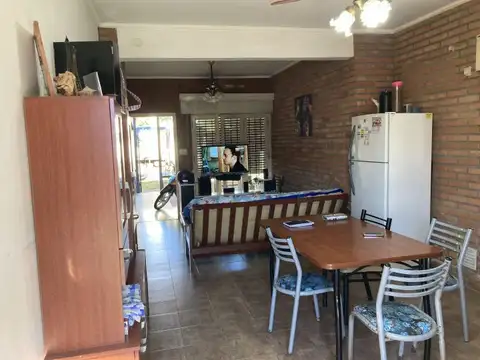 Casa 4 ambientes con 1 baño