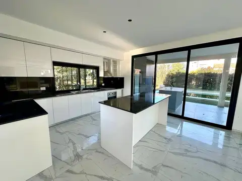 Casa en Alquiler 5 amb en Haras Santa Maria