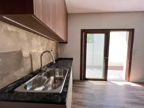 Casa de 4 Ambientes en Venta en Bouchardo