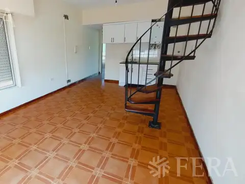 Depto Tipo Casa en Venta 40 años