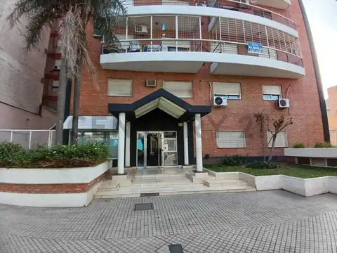 Departamento 3 dormitorios con cochera - Barrio Lourdes