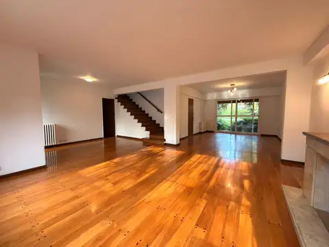Casa en Alquiler en Acassuso Libertador  /  Solis, USD 4.000