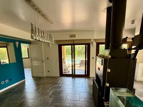 Casa en Venta con 6 cocheras
