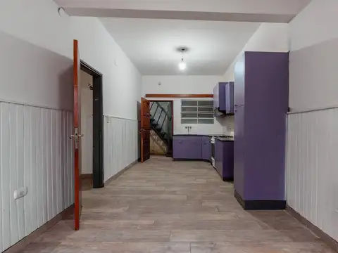 Casa en venta barrio Azcuenaga 2 dormitorios reciclada terraza quincho parrilla apto credito luminos